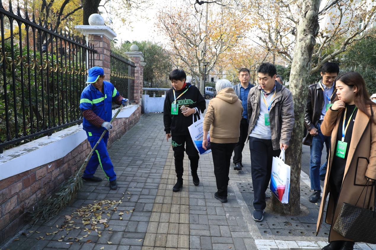最新食品安全法下的独特小巷美食探索之旅