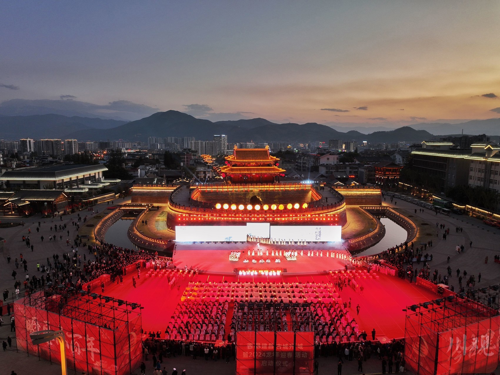 建昌最新新闻，多维度视角的城市发展观点碰撞与探讨