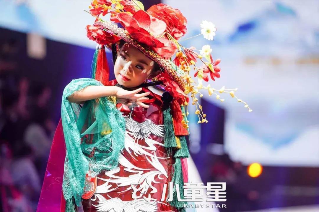 最新网络梗表情包，闪耀自信，开启梦想之旅的学习变化