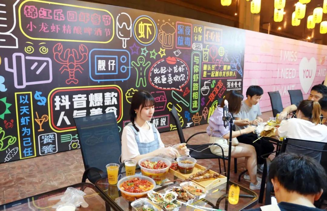 百世最新款，小巷中的隐藏宝藏探索之旅